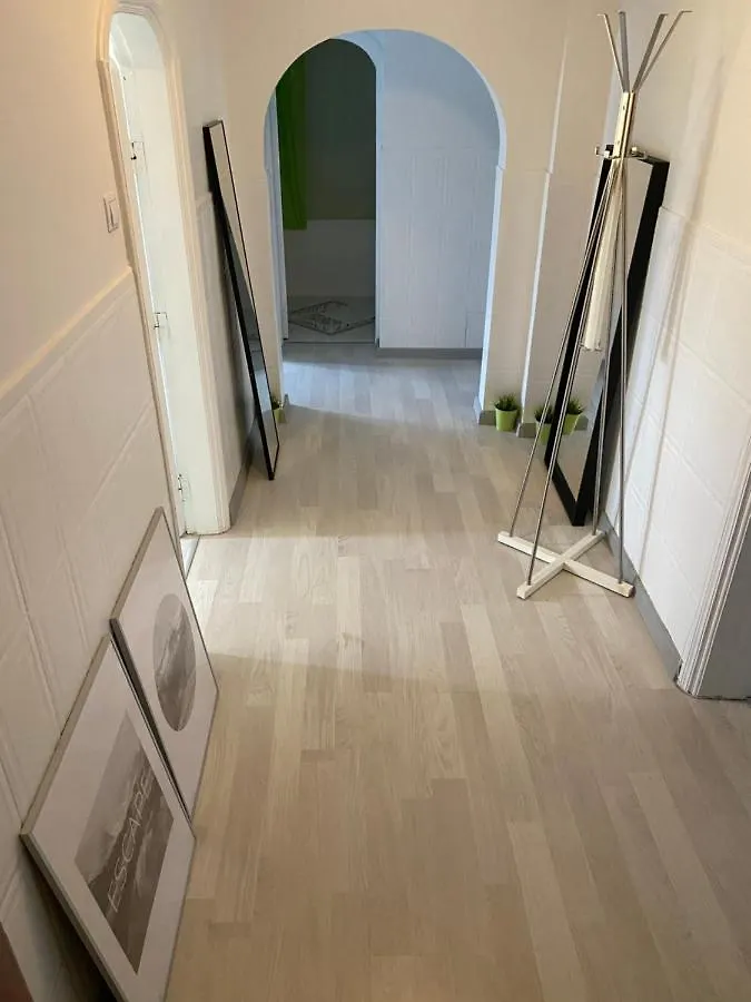 Green Apartment 41 Boekarest
