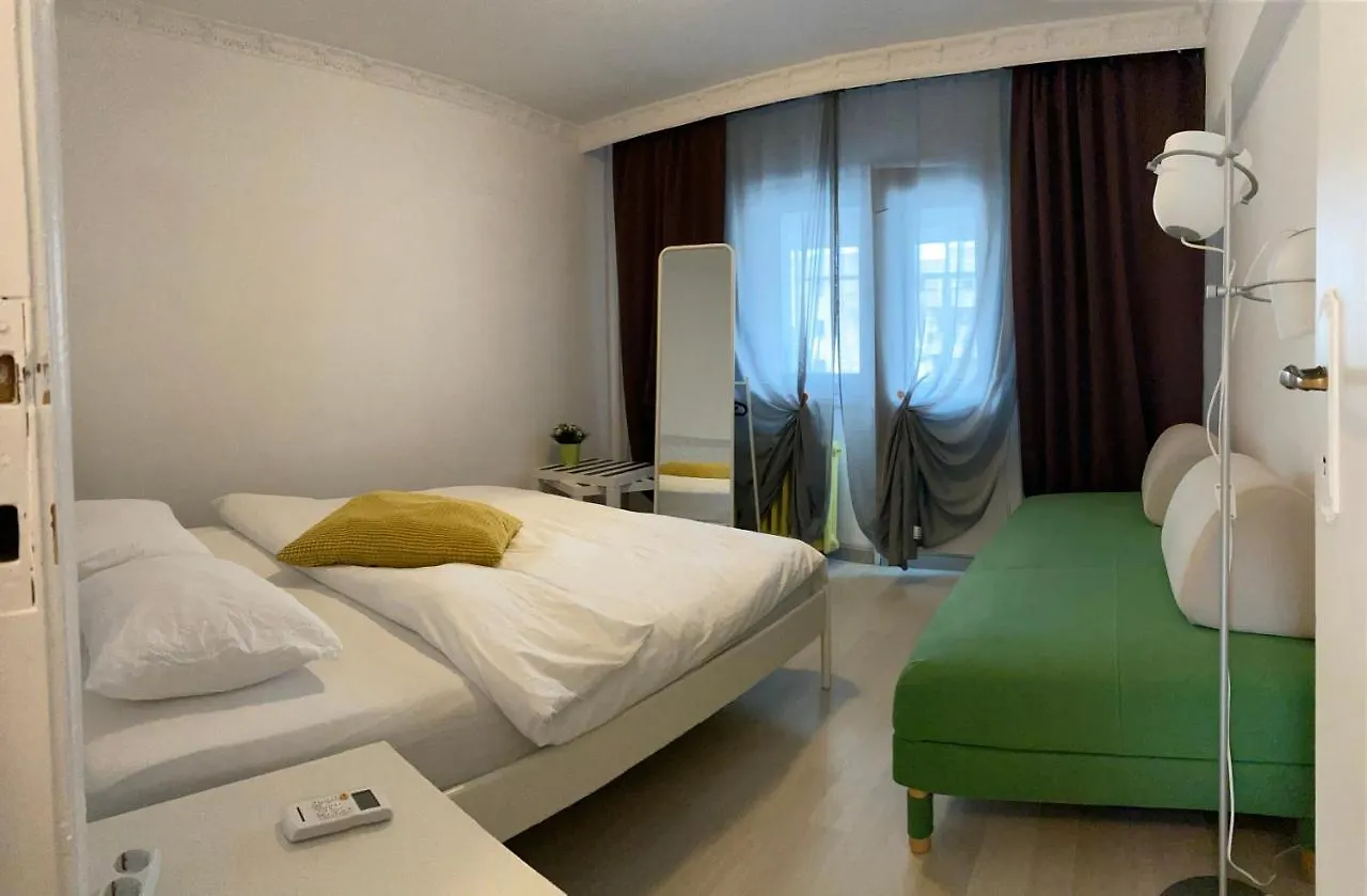 Green Apartment 41 Boekarest