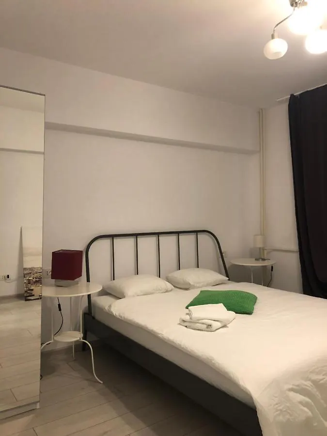 Green Apartment 41 Boekarest